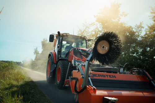 Kersten_KM70_sweeper_for_Kubota_M_series_tractor.jpg