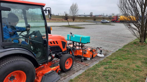 Kersten-KM-15045-Sweeper-fitted-to-a-Kubota-LX-tractor.jpg