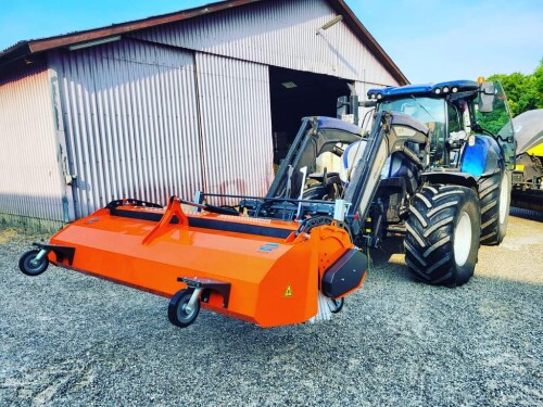 FKM-22560-on-New-Holland-loader.jpg