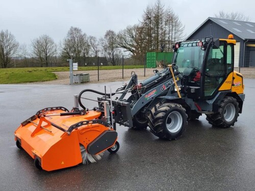 FKM-60-1.9m-on-Loader.jpg